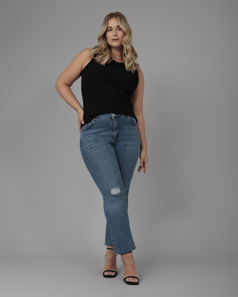 Front of a model wearing a size 33 Women's BILLIE-DIS High Rise Bootcut Jeans in Dim Sky by LOLA JEANS. | dia_product_style_image_id:321925